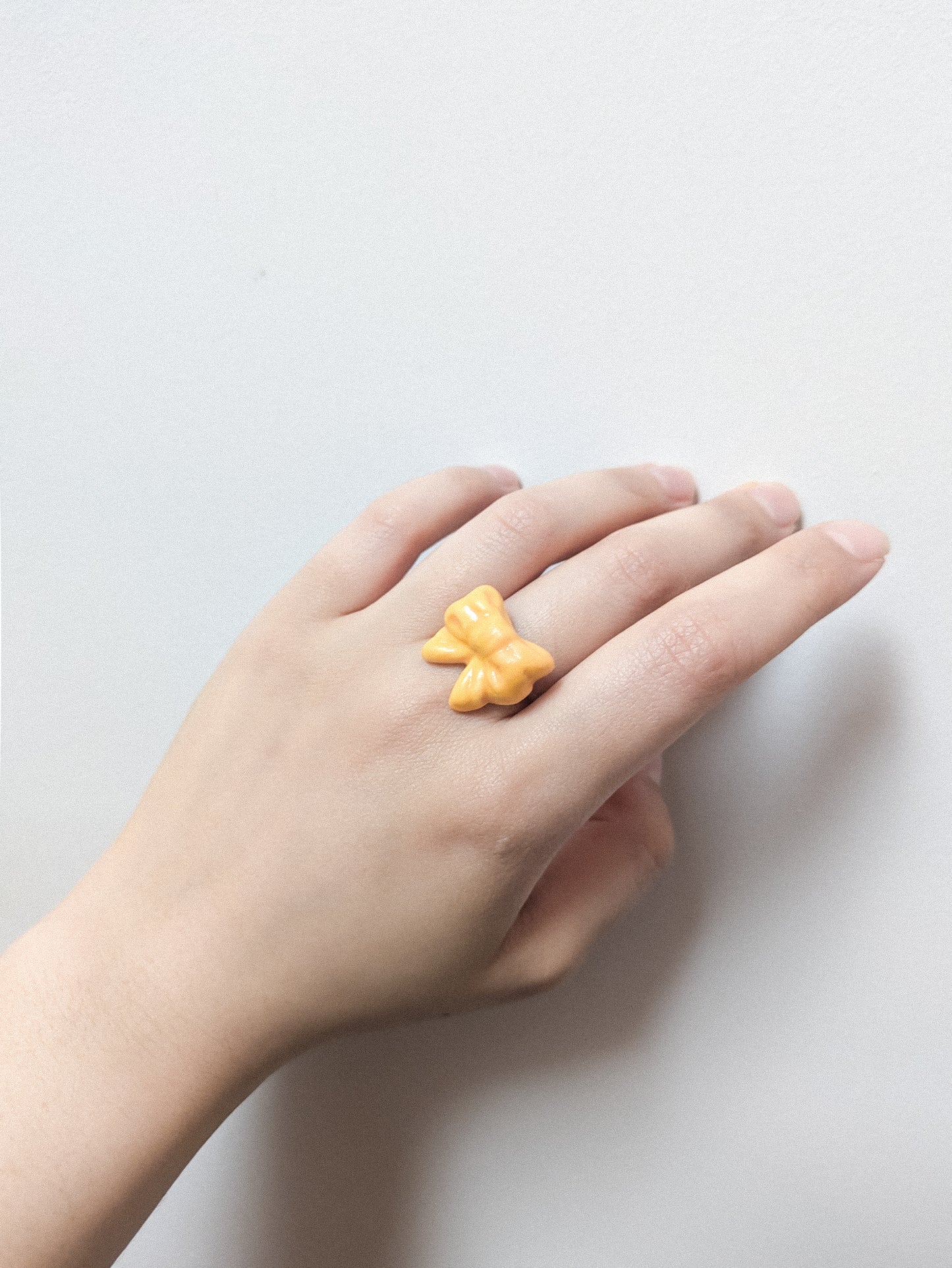 Bowtie Maniac Mini Porcelain Bowtie Gold-plated Brass Ring