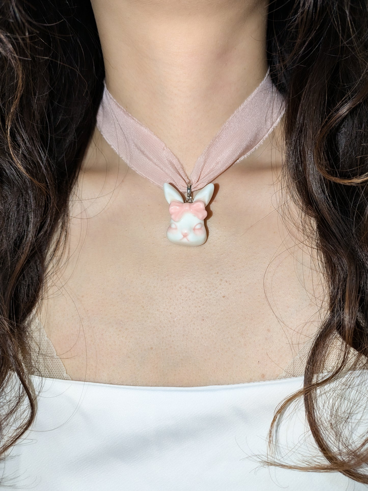 Grumpy Bunny Seidenhalsband