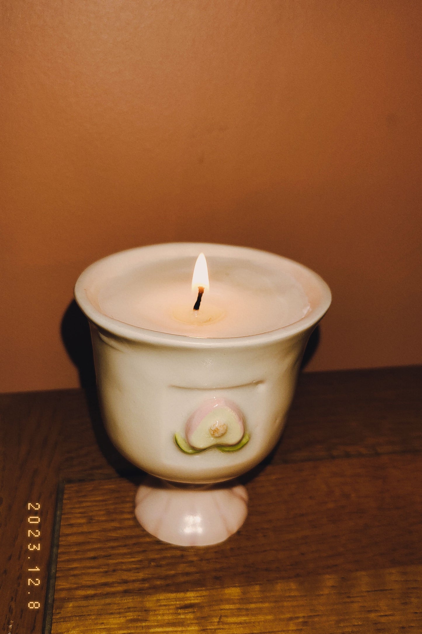 Peach it - Ceramic Peach candle