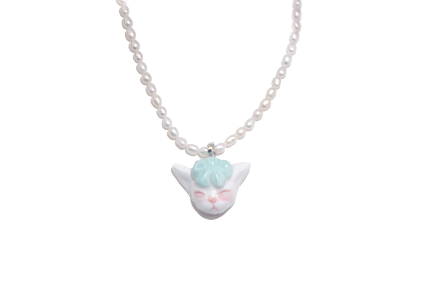 Angry Puss - Pearl and Cat Bowtie Necklace