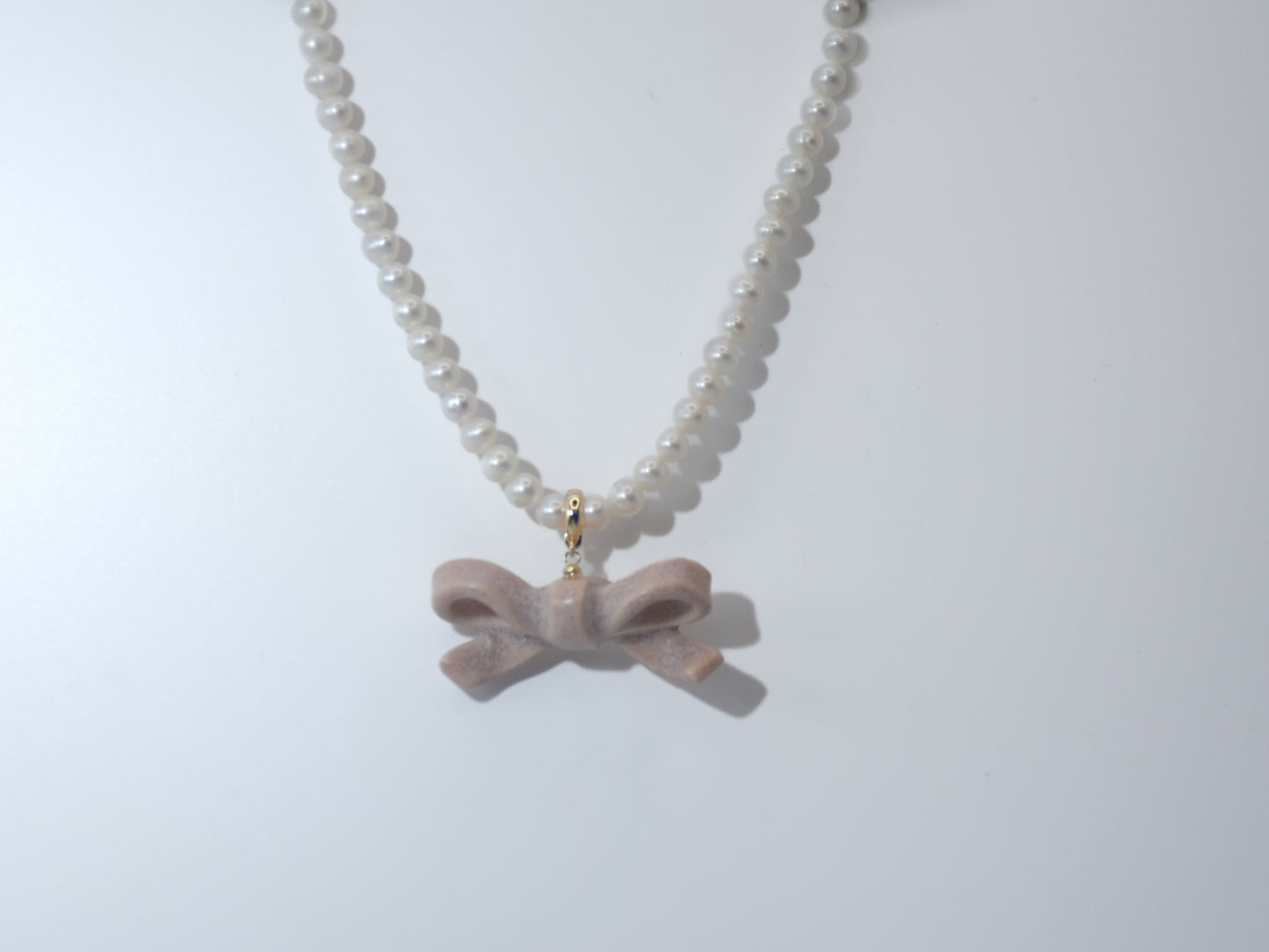 Bowtie Maniac - Small Ribbon Bowtie Ceramic Detachable Pendant Pearl Necklace