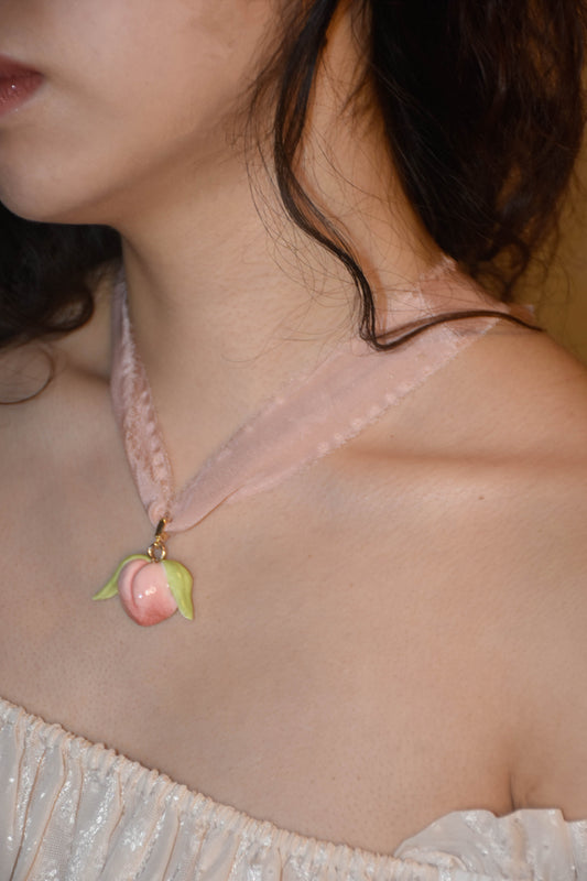 Peach it - Peach ceramic silk necklace