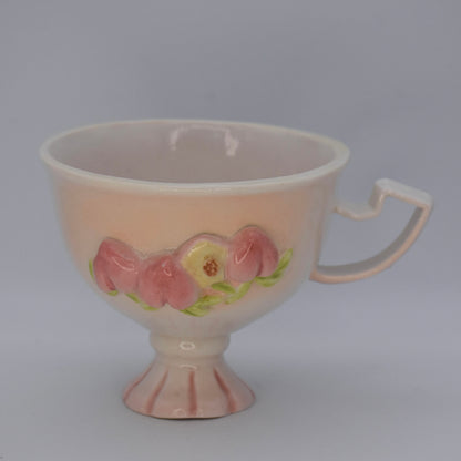 Peach it - Porcerlain peach tea cup with handle Bloom base