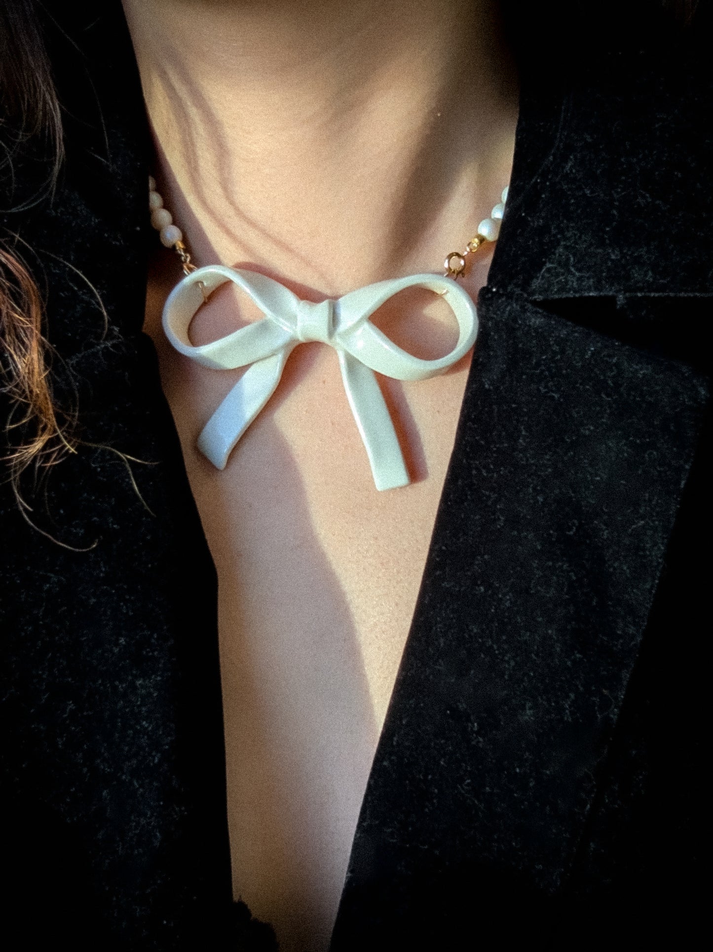 Bowtie Maniac - Large Ceramic Ribbon Bowtie Round Freshwater Pearl Necklace