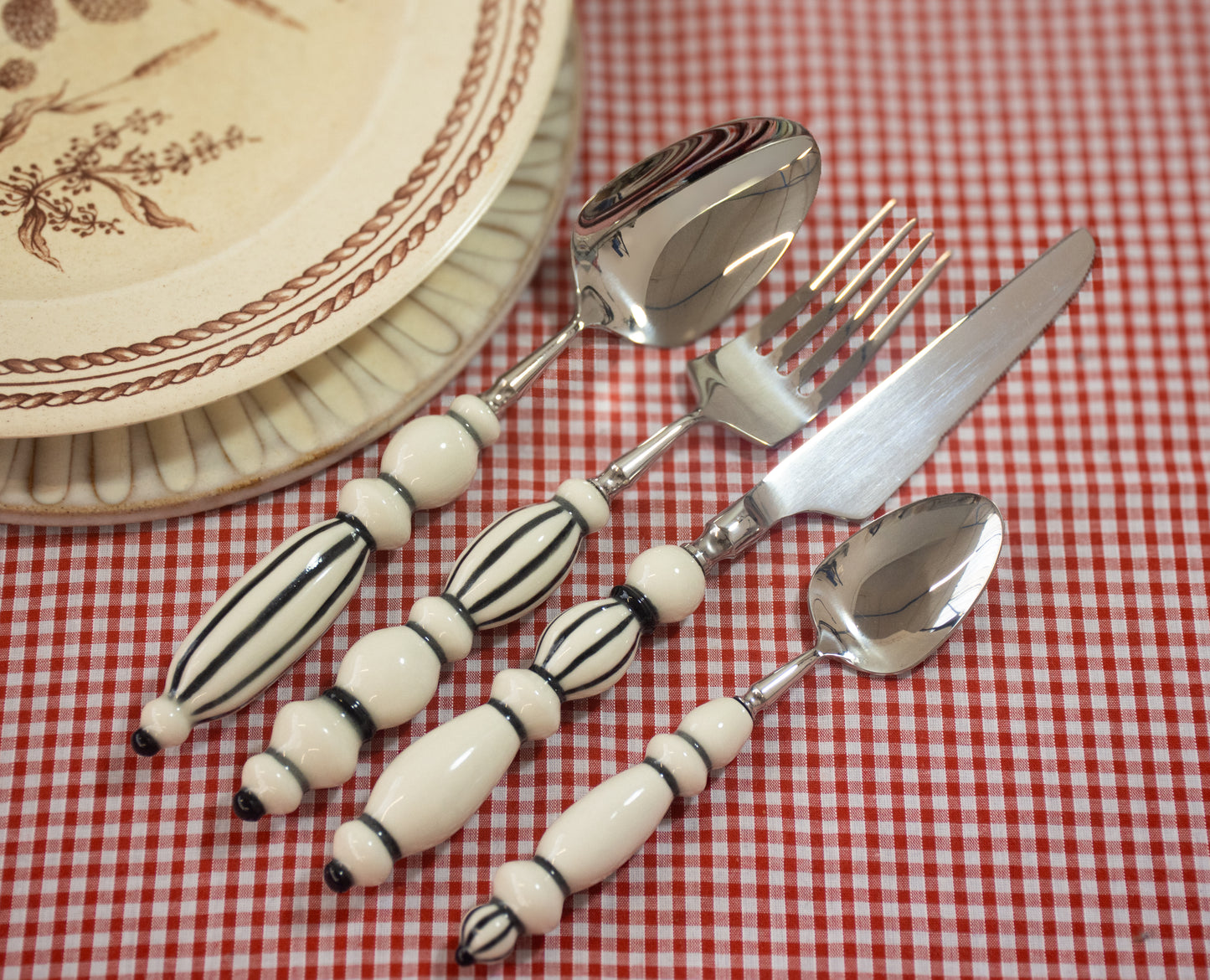 Fun Dining Handcrafted Ceramic Porcelain Cutlery 4 Piece Set - Black