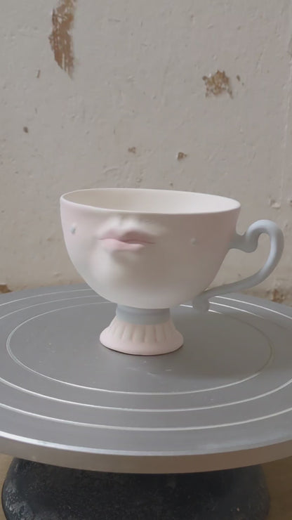 The Kissing Cup - Collum - Large ceramic tea cup