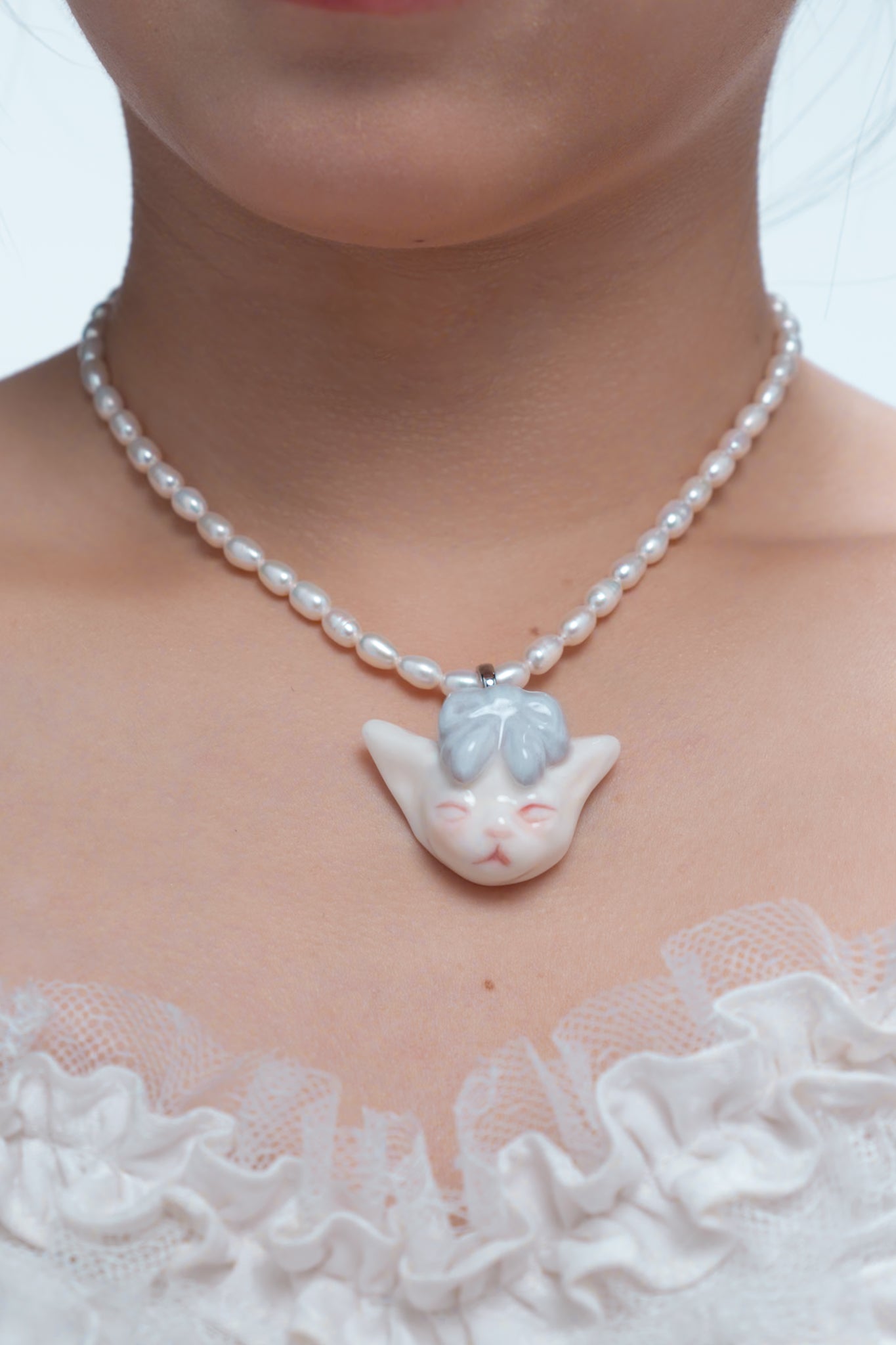 Angry Puss - Pearl and Cat Bowtie Necklace